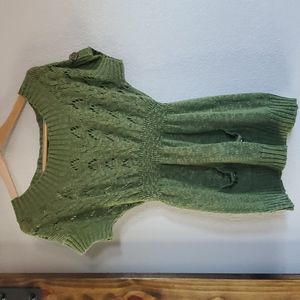 Maurices medium forest green short sleeve sweater.  Like new.